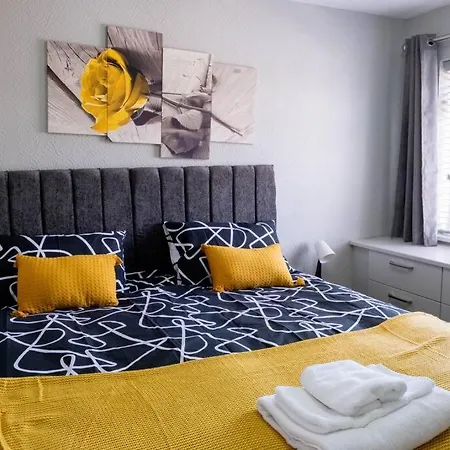 Apartamento Cosy Luxurious 3-bedroom Birmingam